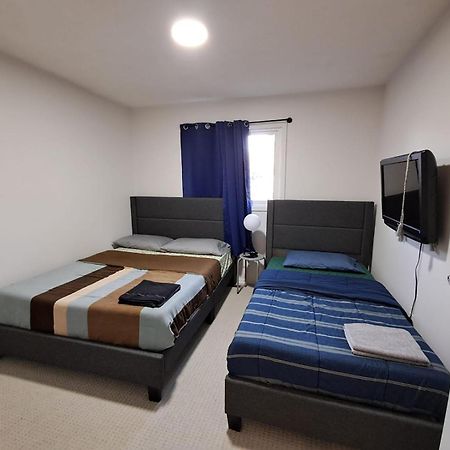 Square One Mississauga Suite- Attached Bathroom, Walking Transit & Plaza Buitenkant foto