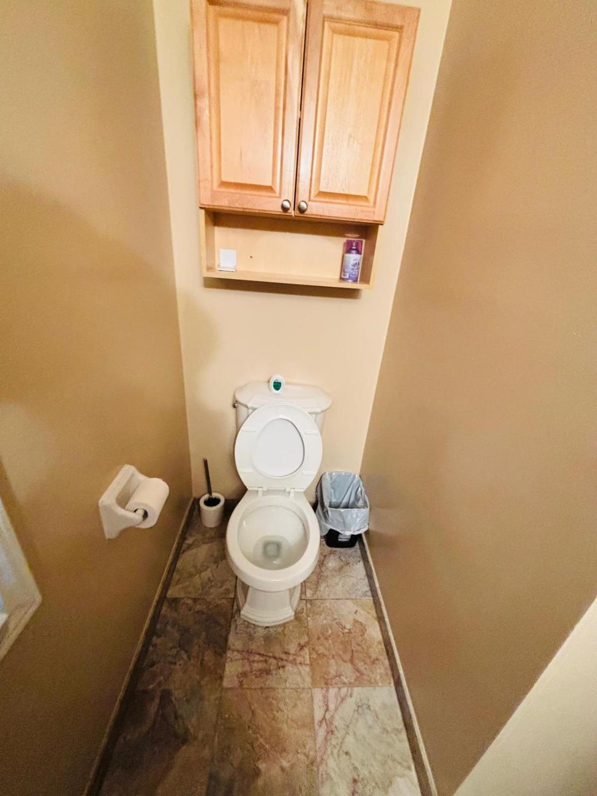 Square One Mississauga Suite- Attached Bathroom, Walking Transit & Plaza Buitenkant foto